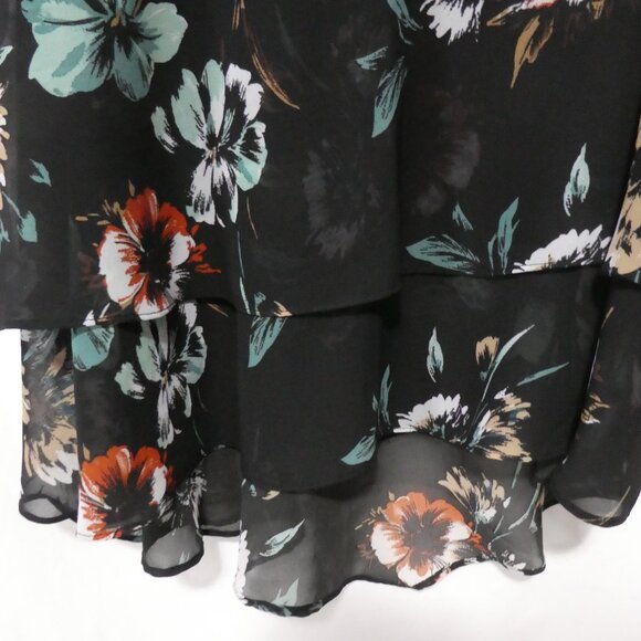 TORRID | size 2 | Black Floral Cami Top With Spaghetti Straps - Picture 13 of 15